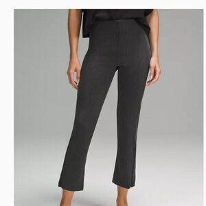 LULULEMON RIBBED SOFTSTREME CROPPED PANTS
